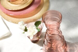 Jarra y Vaso color marrón de la colección Anells de La Mediterranea