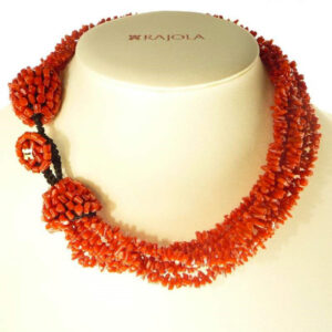 Collar de coral corto