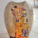 Goebel: jarrón de porcelana con la pintura "El abrazo" de Gustav Klimt