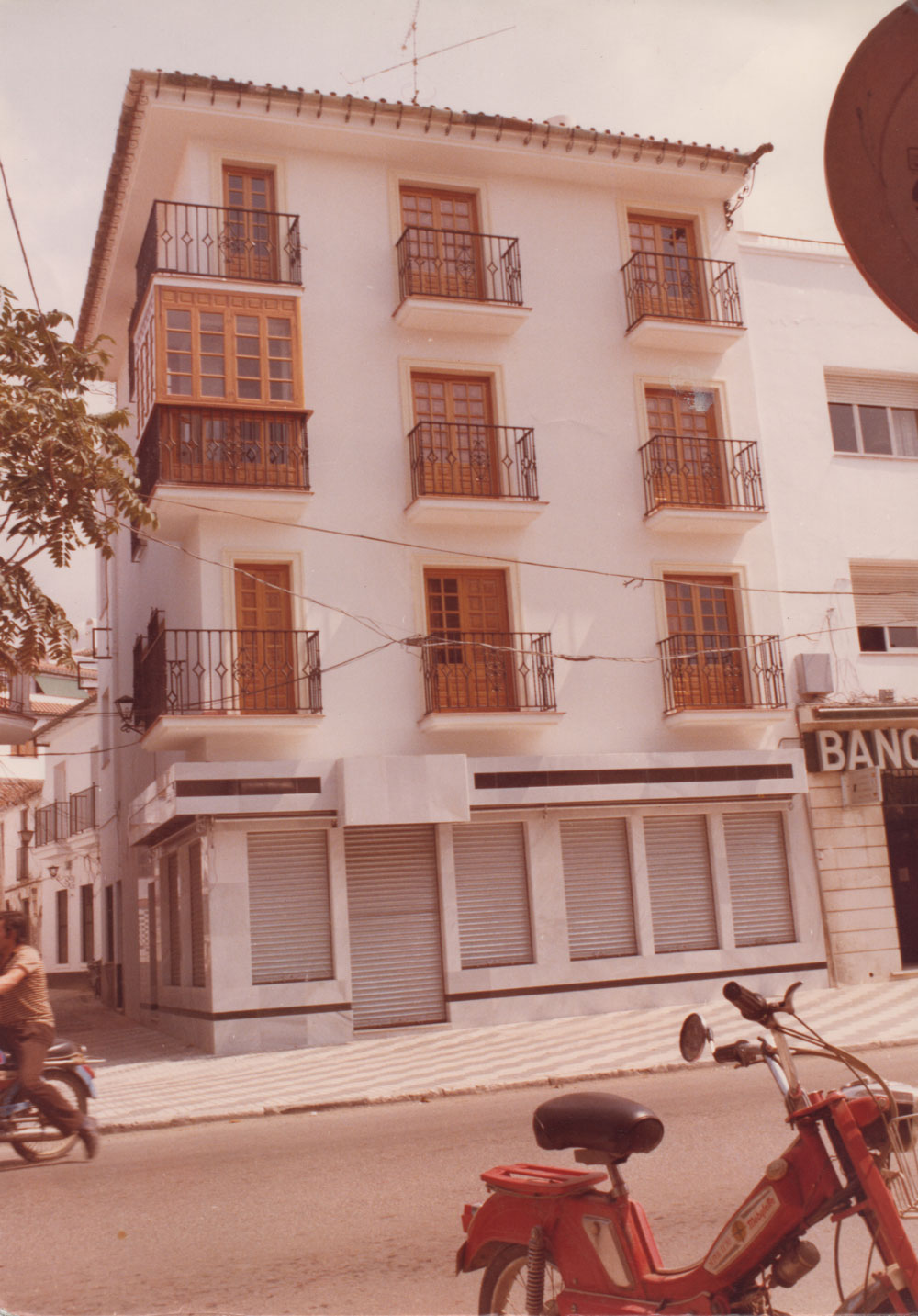 Edificio sonde se situa Joyería Miguel Relojería.